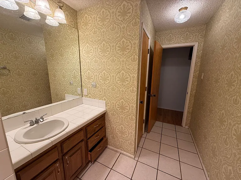 1401 Hillcrest Dr — Photo 19