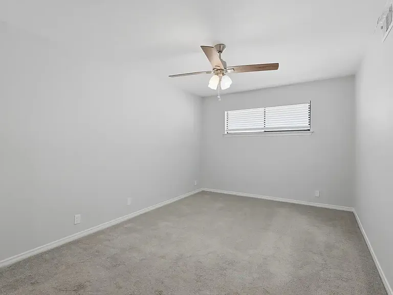 10805 Lake Gardens Dr — Photo 9