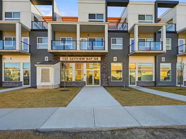 151 N Skyview Bay NE #2216, Calgary, AB T3N 2K3