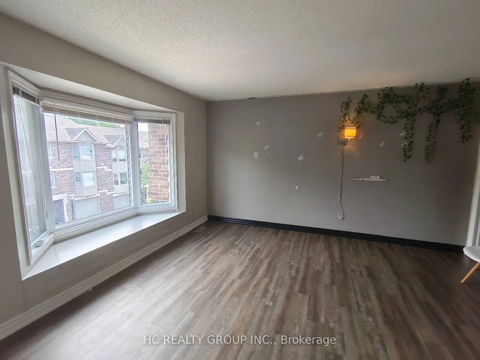 5 bed, $2,600 — Photo 4