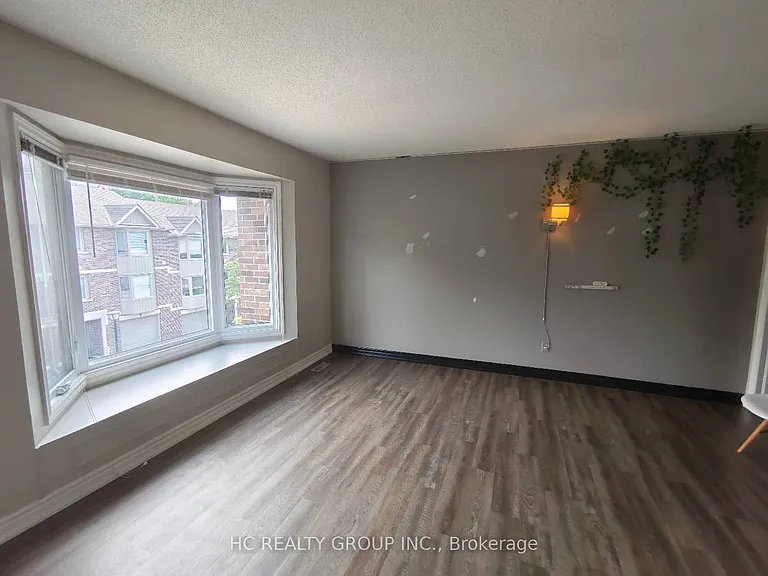 1548 Richmond St #1 — Photo 4