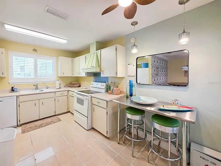 209 S 4th St #C — Photo 11