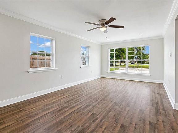 4th image of 300 Chinchilla Dr