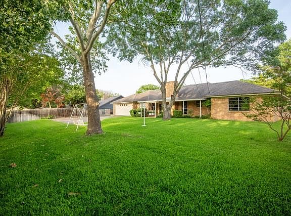 5th image of 8209 Knottingham Dr