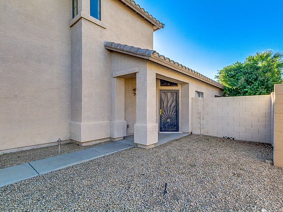 4th image of 8807 W Laurel Ln