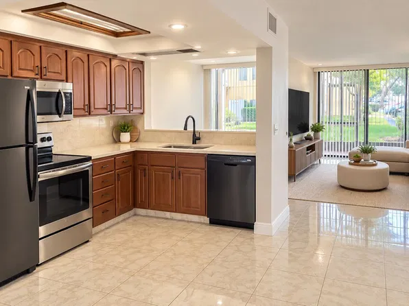 8701 SW 30TH Street #205, Davie, FL 33328