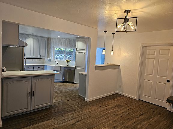 4th image of 4352 Keeler Ave