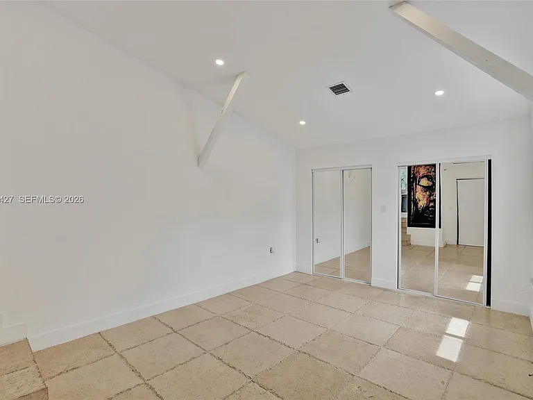 213 NE 43rd St — Photo 26