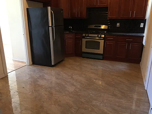 Rented by Zuz Realty | media 14