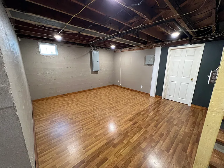 221 Henderson St — Photo 30
