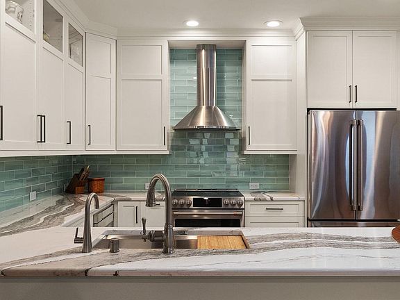 4th image of 625 North Segoe Road #811
