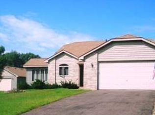 21320 Quapaw St NW, Oak Grove, MN 55303