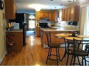 Eat-In Kitch Open to Family Rm