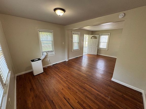 5th image of 3204 McDowell St