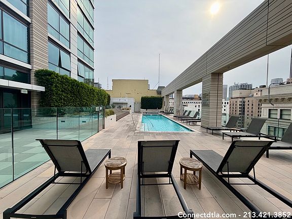 2nd image of 400 S Broadway Ave #1015