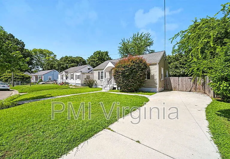 9 Laurel Dr — Photo 2