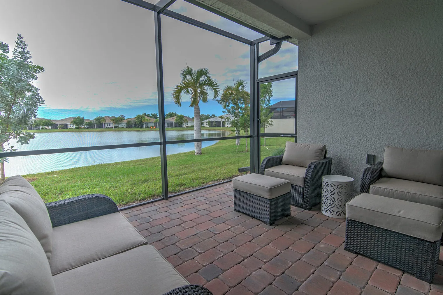 2 bed, 2.0 bath, 1506 sqft, $6,510 — Photo 3