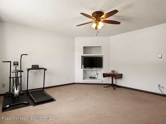 4th image of 271 Remington St