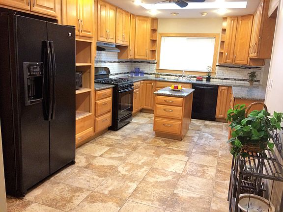 3rd image of 1642 Woodgate Dr