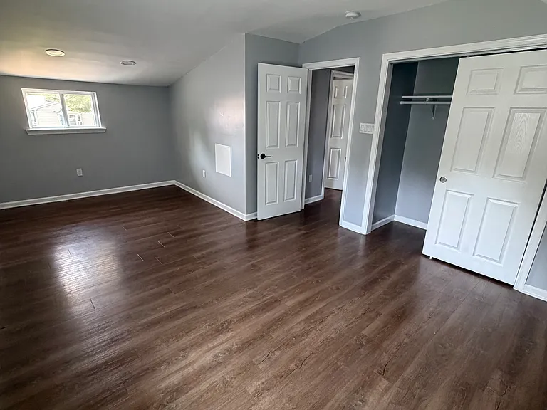 406 Elm St — Photo 8