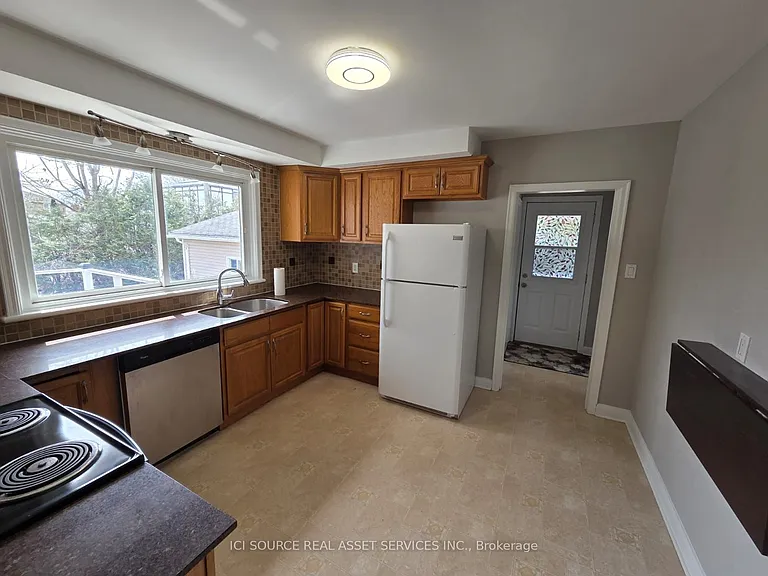 30 Sunnycrest Dr — Photo 9