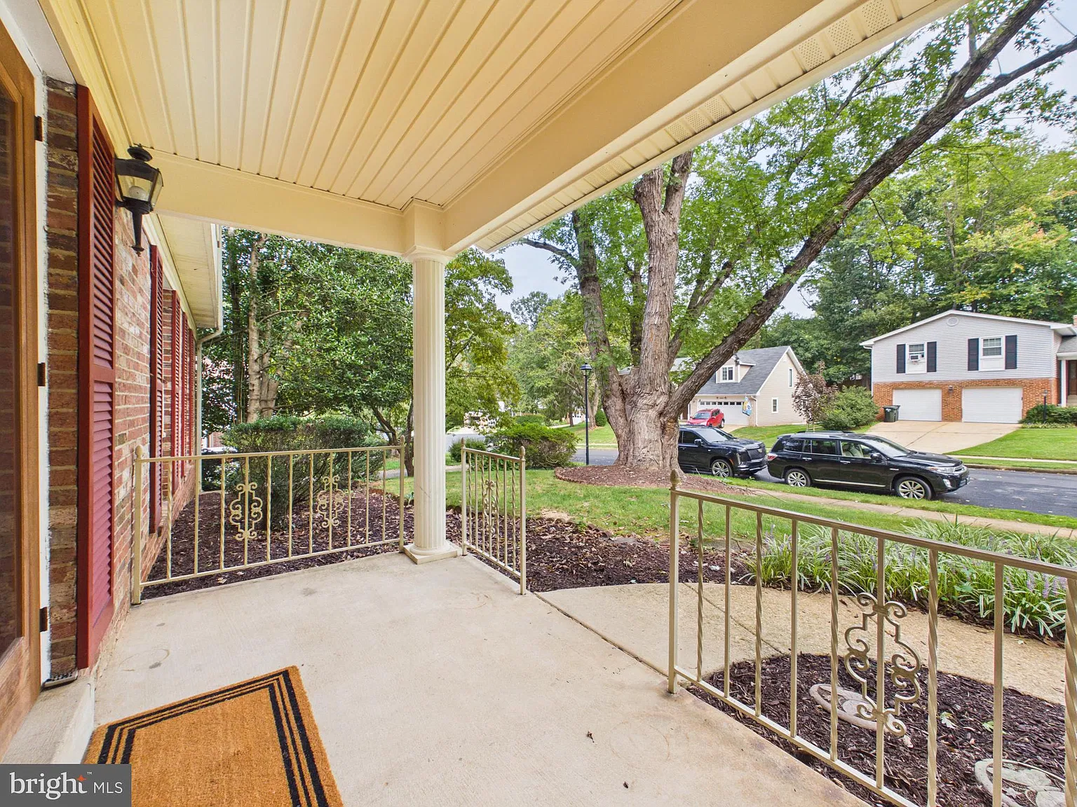5 bed, 3.5 bath, 2356 sqft, $4,800 — Photo 3