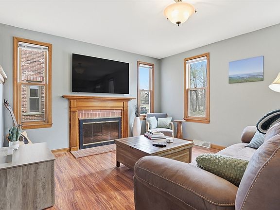3rd image of 737 Wellman Ave #737