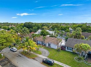 20626 NE 9th Pl, Miami, FL 33179