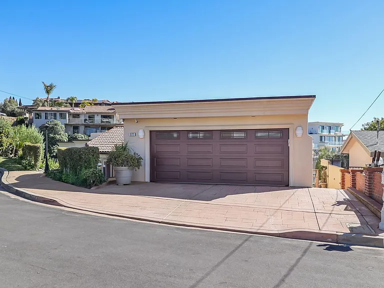 1177 Avenida Amantea — Photo 28