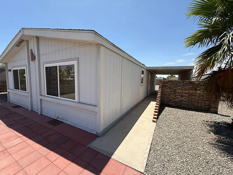 13231 E 38th Pl — Photo 4