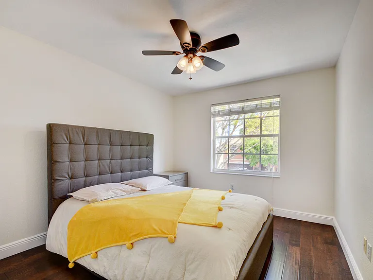 2418 Westmont Dr — Photo 28