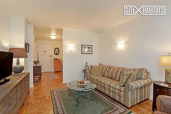 Sold by Citi Habitats | media 17