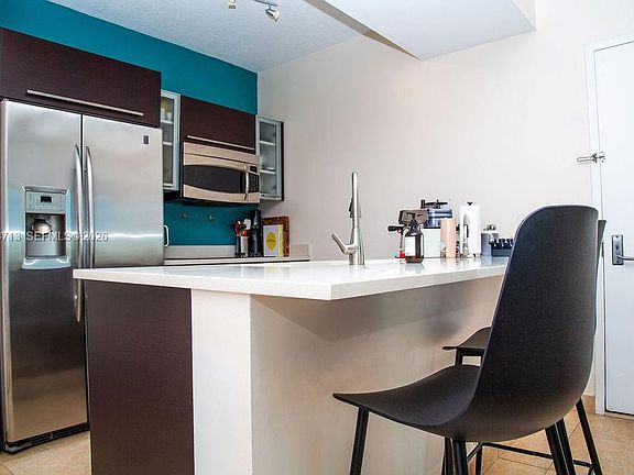3rd image of 333 NE 24th St APT 1002