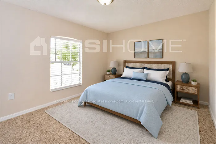 2924 Norwick St — Photo 9