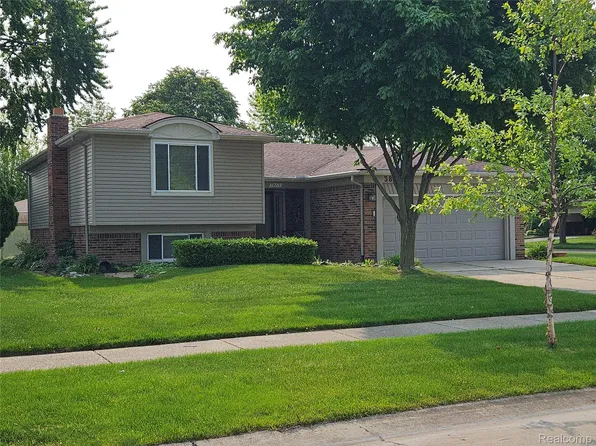 38412 Sutton Dr, Sterling Heights, MI 48310