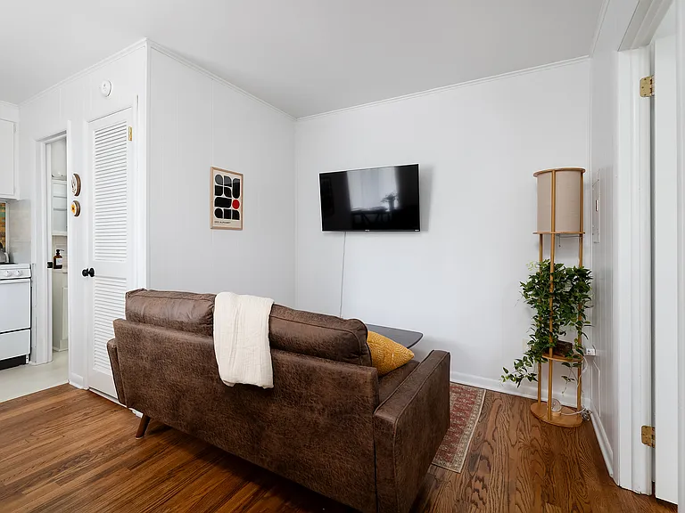 839 N Smith Rd #4 — Photo 4