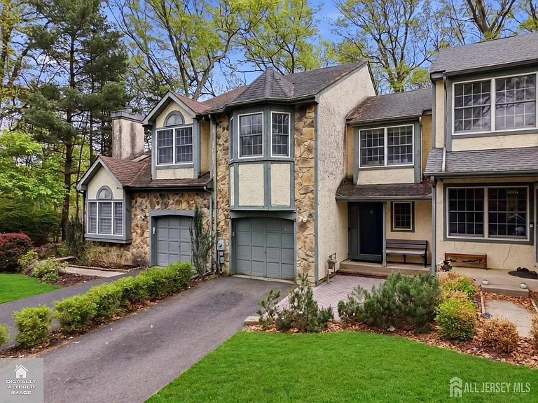 3 Dorchester Dr — Photo 4
