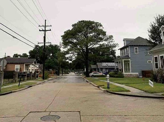 4th image of 2451 Dreux Ave