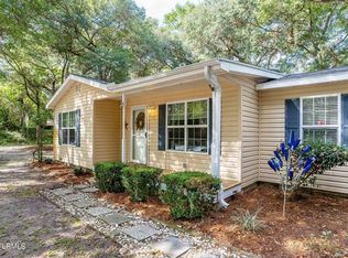 13 Little Capers Rd, Beaufort, SC 29907