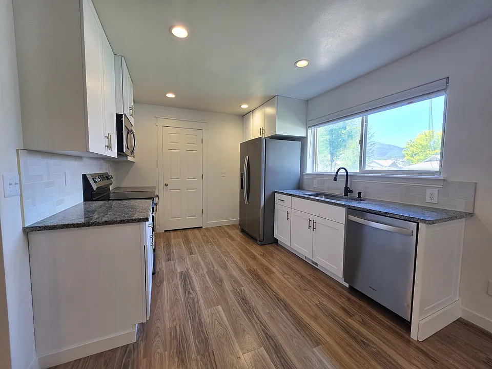 326 N Escalante Dr