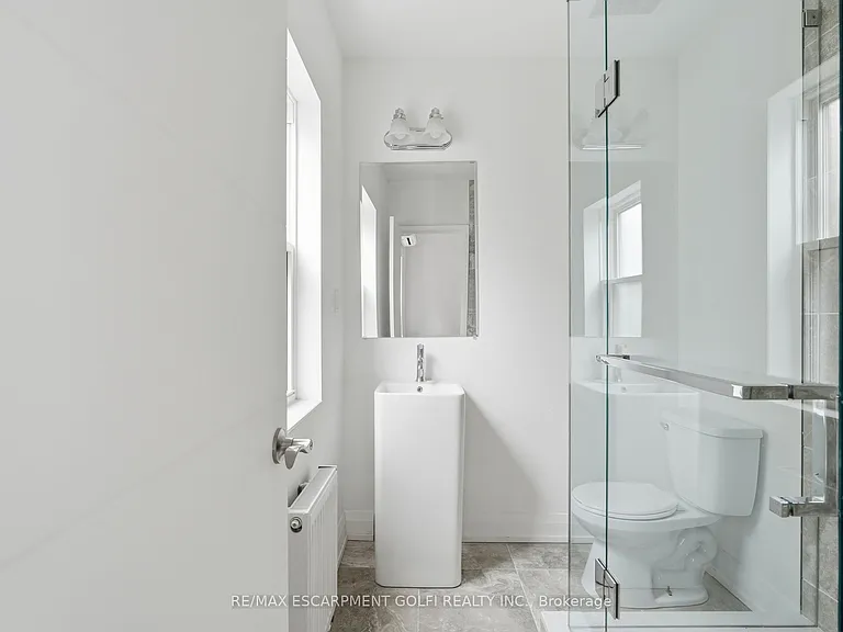 4876 Simcoe St #3 — Photo 15