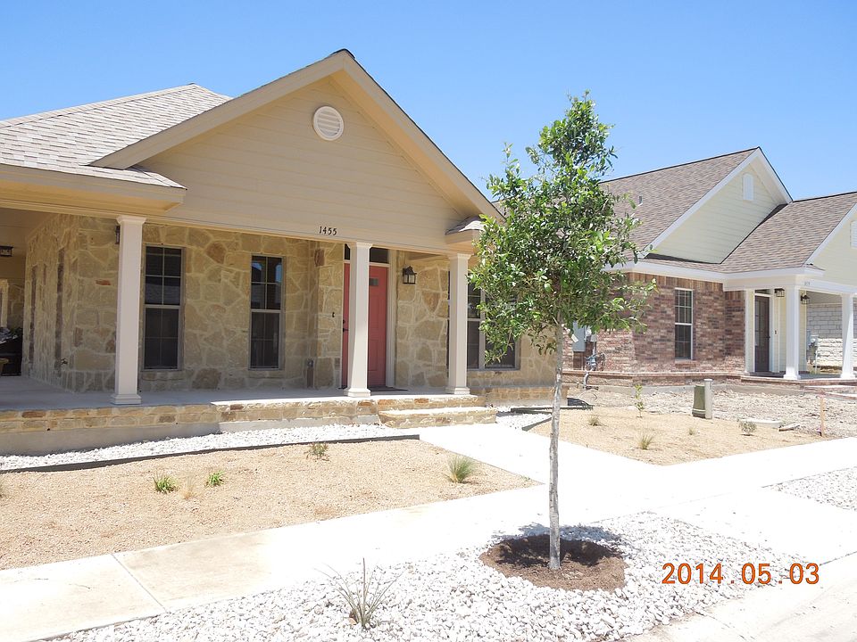 2nd image of 1455 Janets Way
