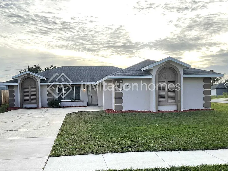 2800 W Covington Dr — Photo 1
