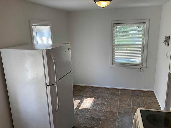 4th image of 989 Carlisle Ave