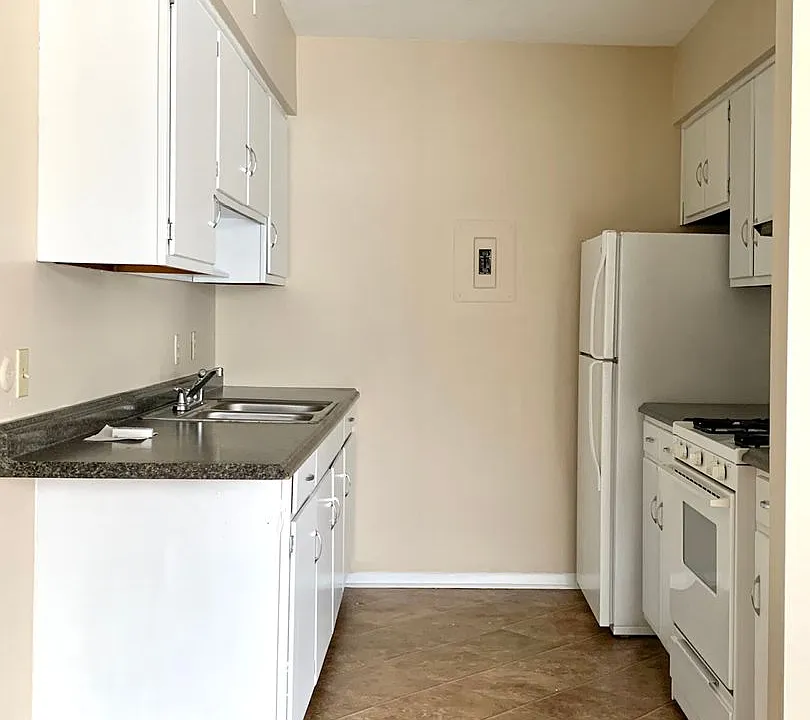 223-229 Mohawk St