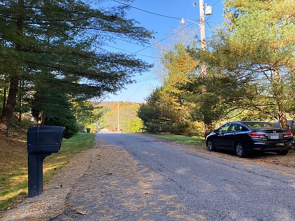 4th image of 231 Caro Ln