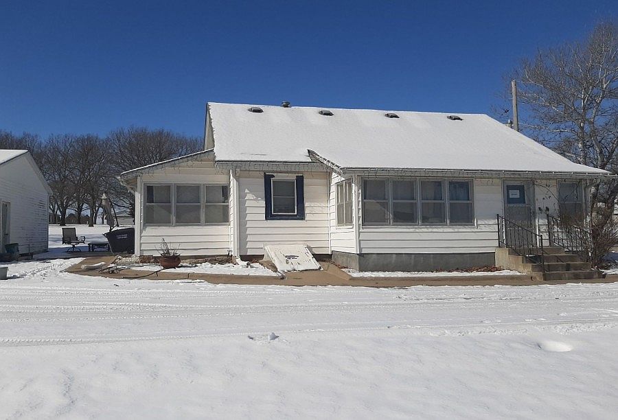 305 Ash St, Harveyville, KS 66431 Zillow