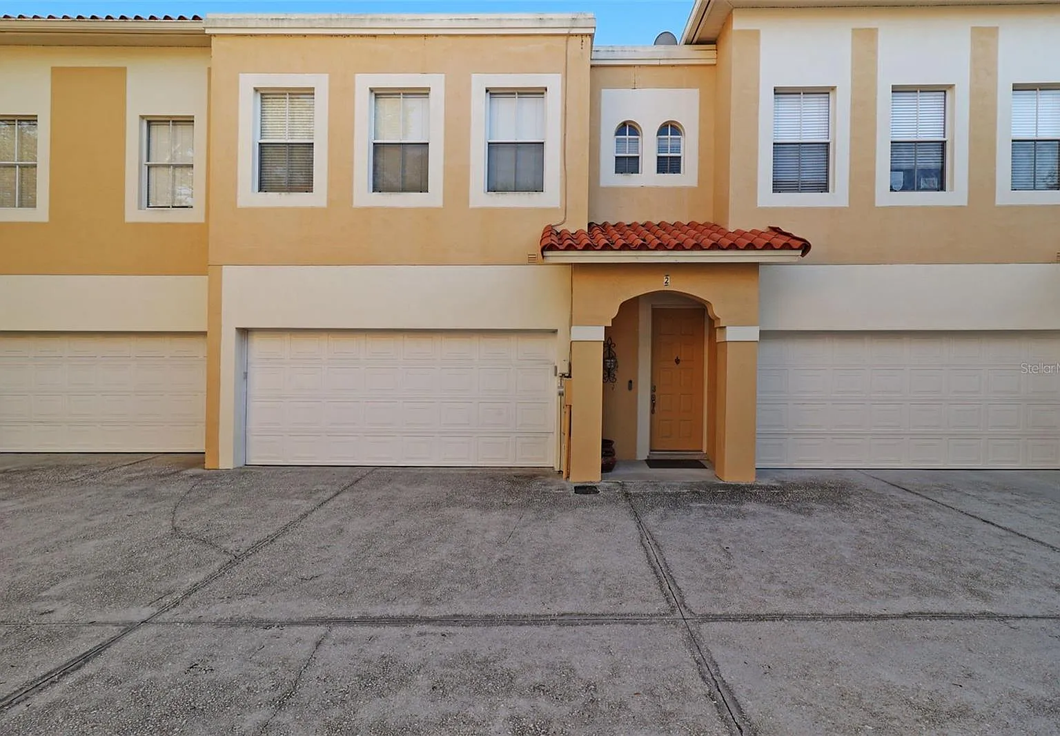 3 bed, 2.5 bath, 1521 sqft, $4,000 — Photo 3