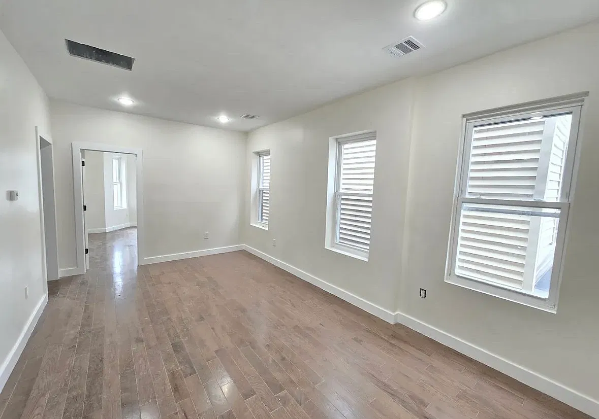 3 bed, $2,500 — Photo 3