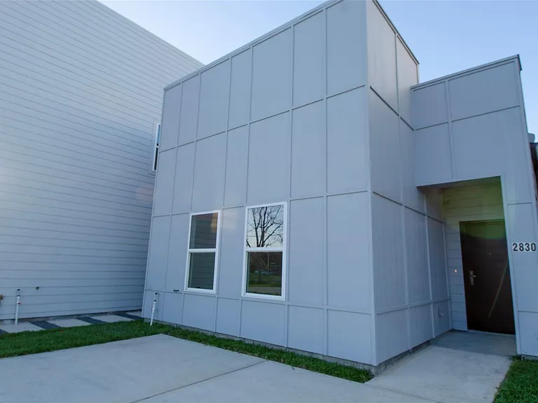 2830 Mansfield St — Photo 3
